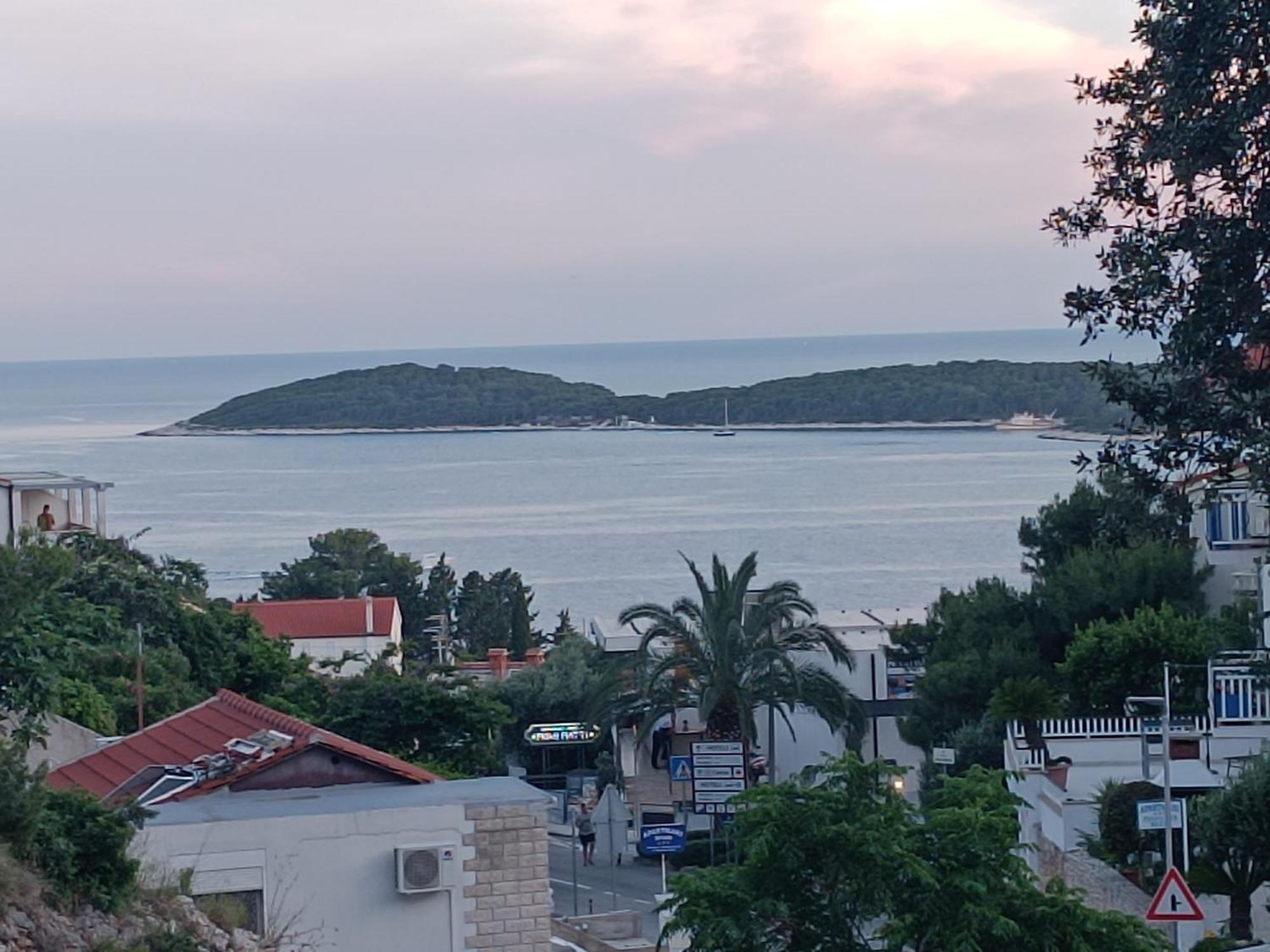 Apartment Lucic Hvar Town