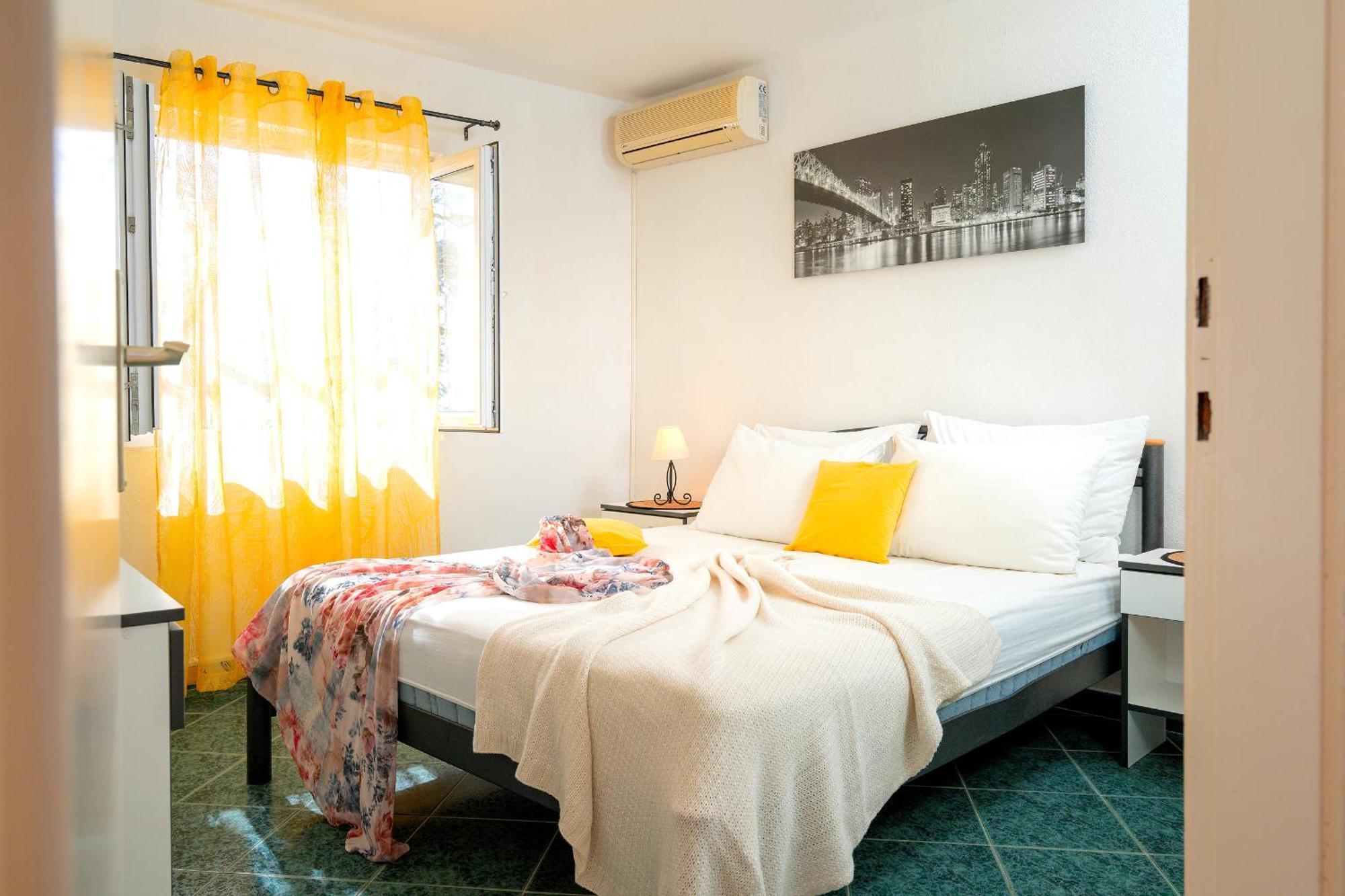 Apartment Lucic Hvar Town