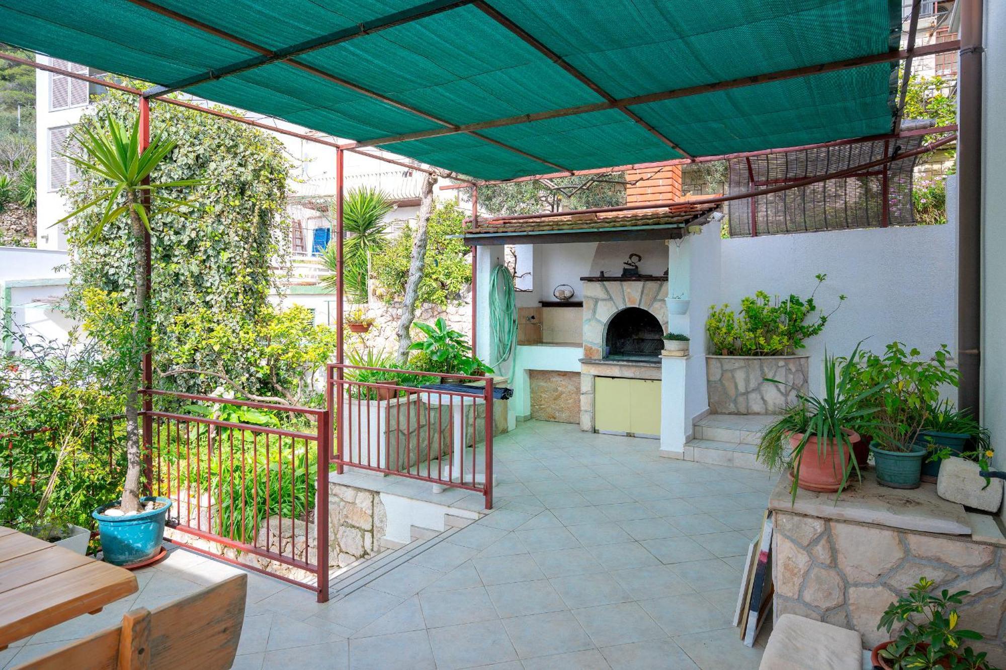 Lucic Apartment Hvar Town