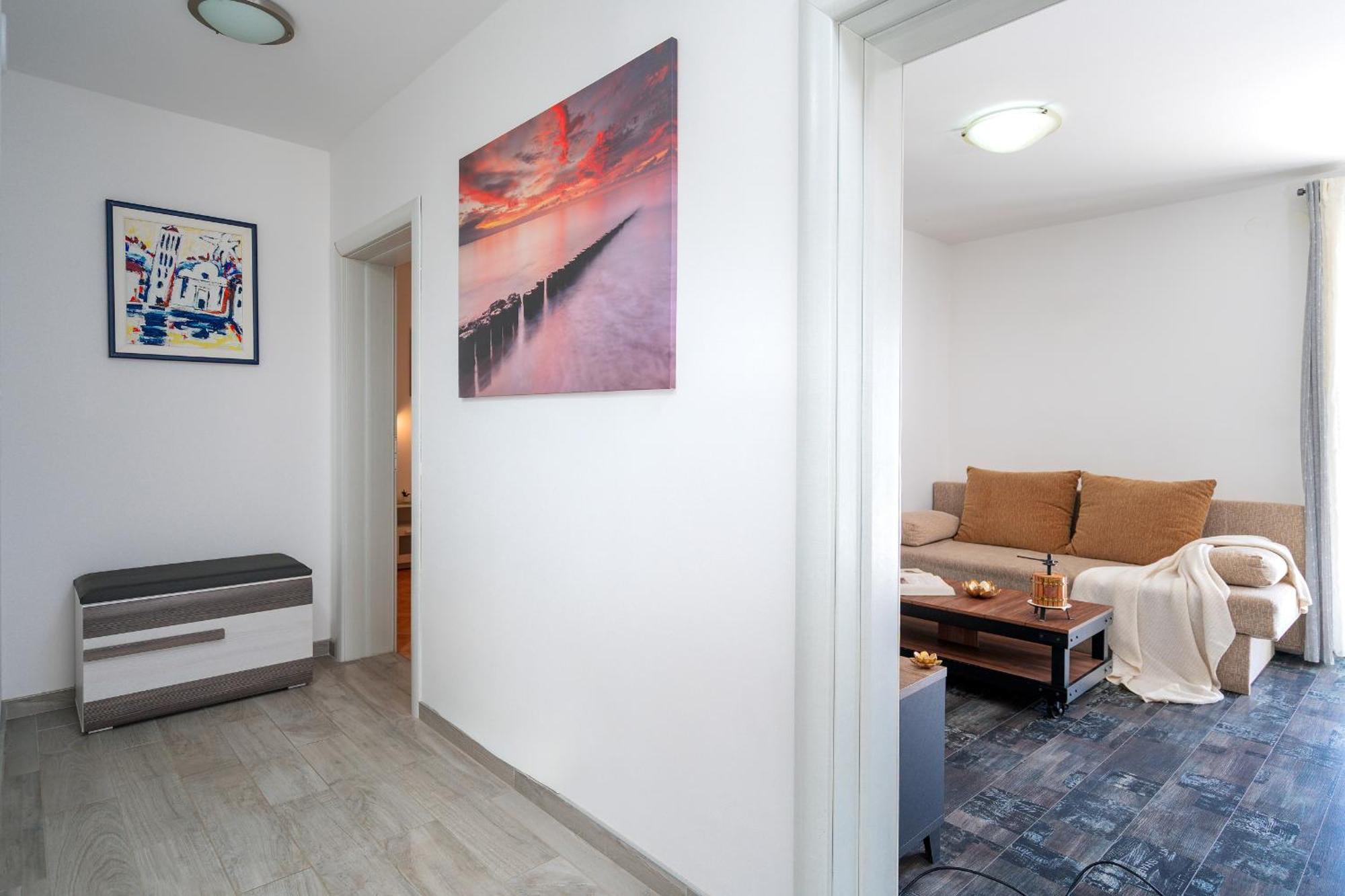 Apartment Lucic *