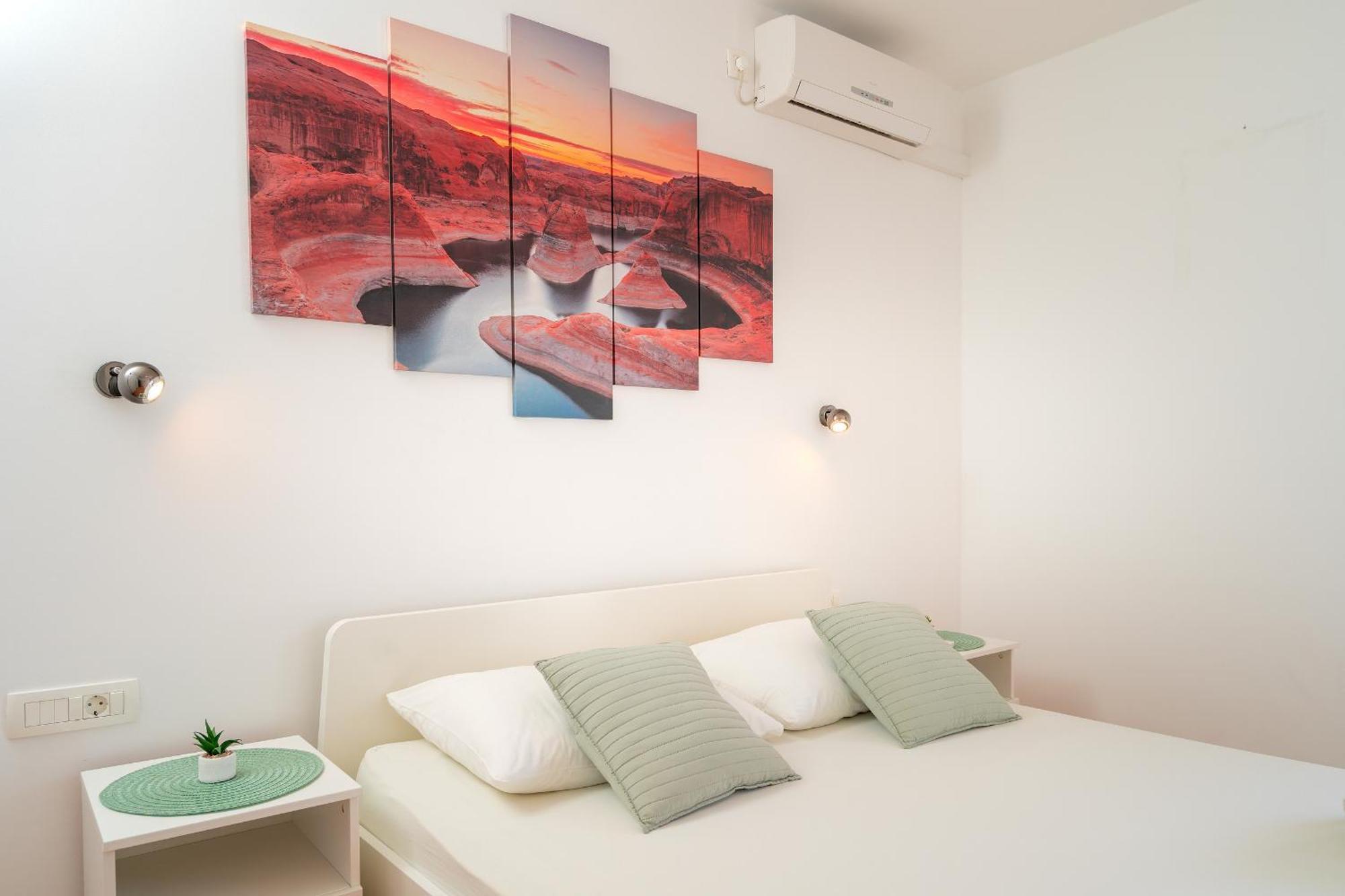 Apartment Lucic *